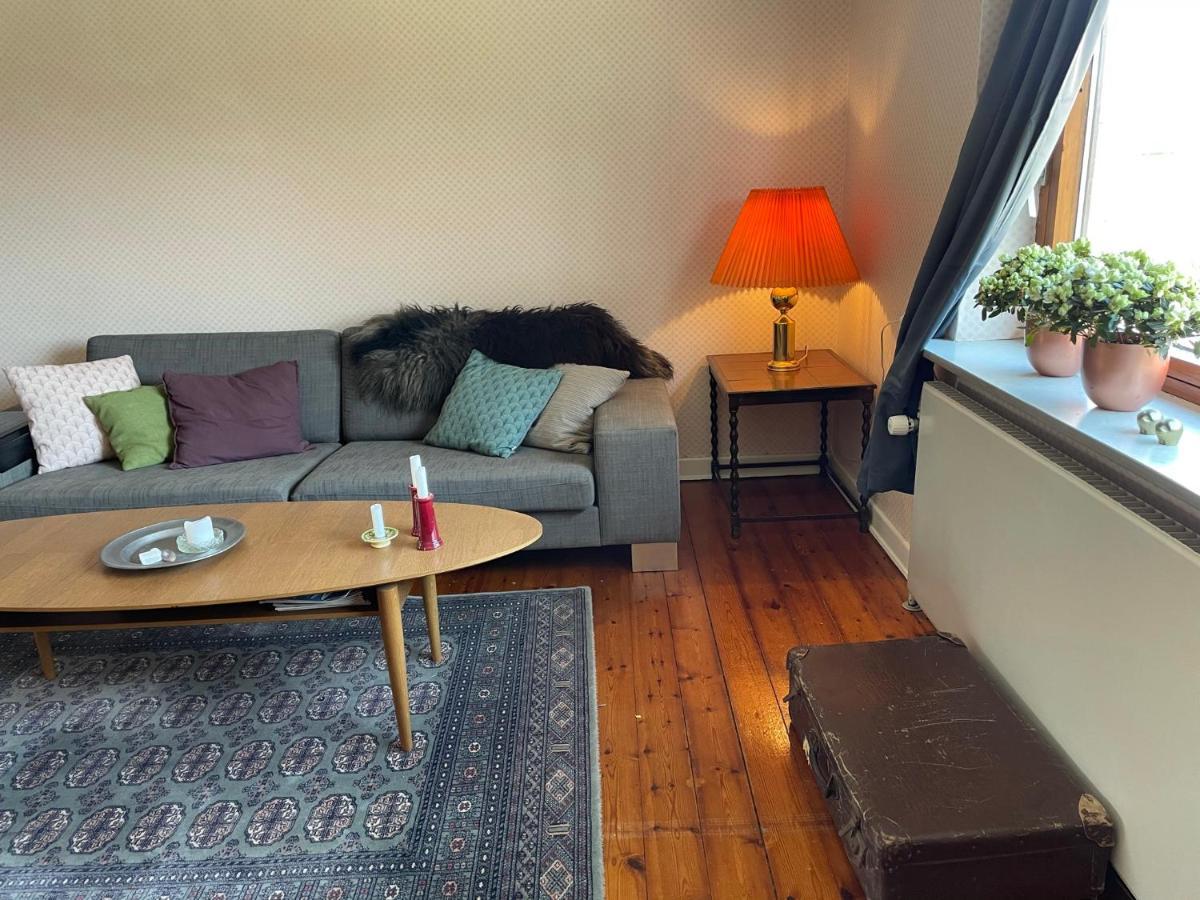 Appartamento Retro Bolig - Fyldt Med Hygge! Ingen Luksus Kolind Esterno foto